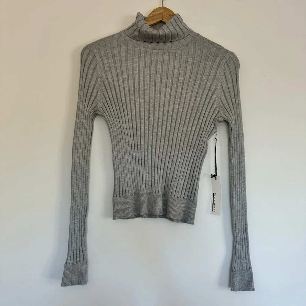 Haute Monde Ribbed turtle neck in gray New With Tags size: small